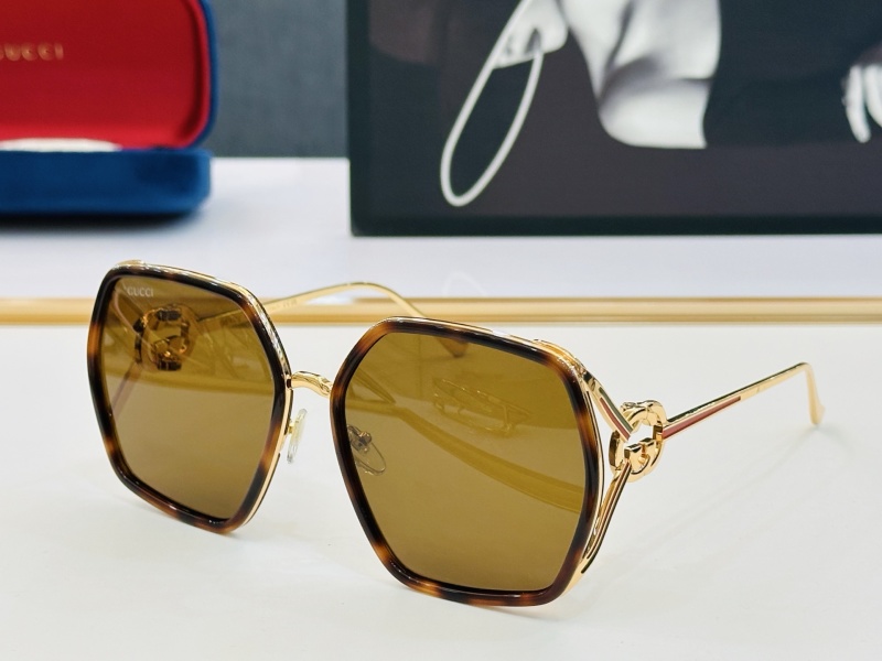 Солнцезащитные очки Gucci GG1621