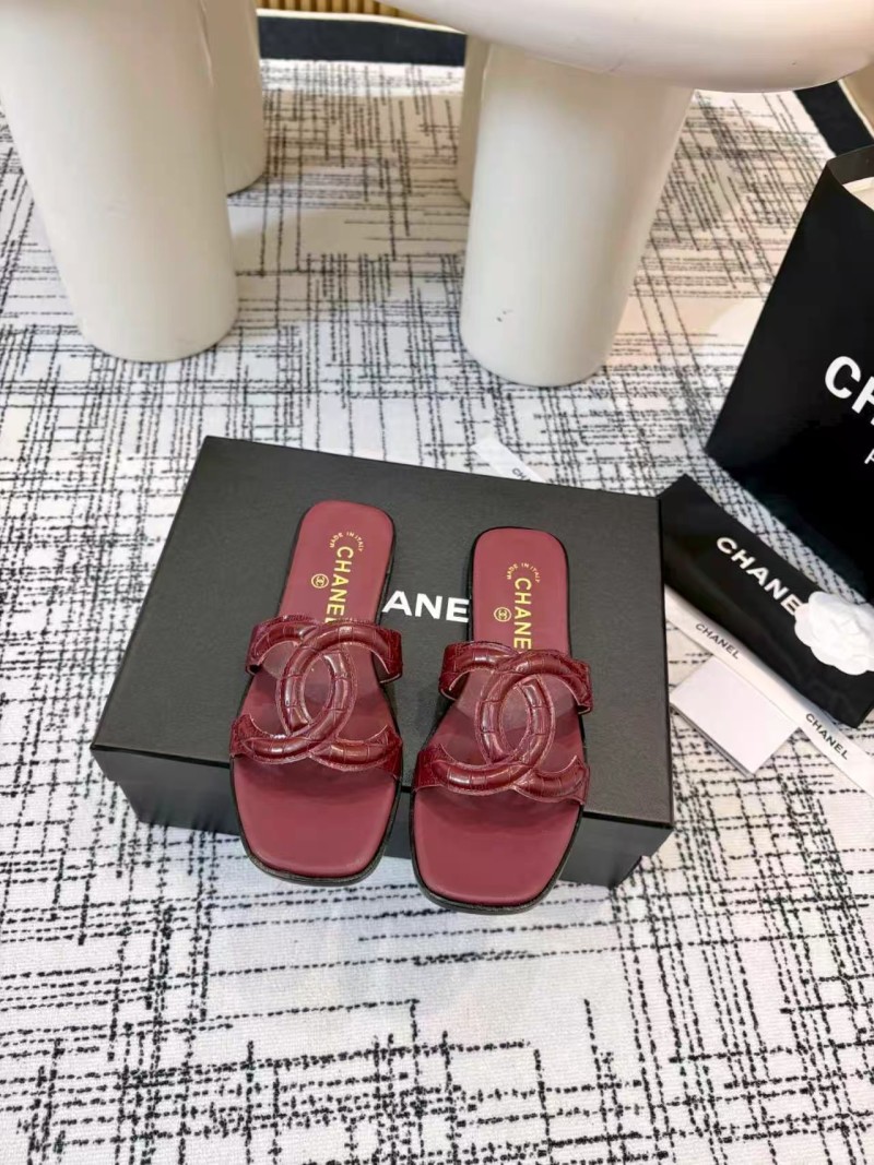 Женские шлёпанцы с плетеным элементом Chanel
