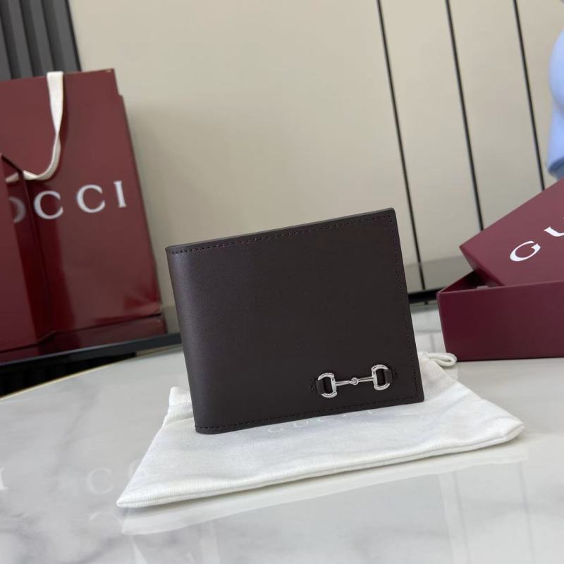 Кожаное портмоне Gucci с металлической фурнитурой