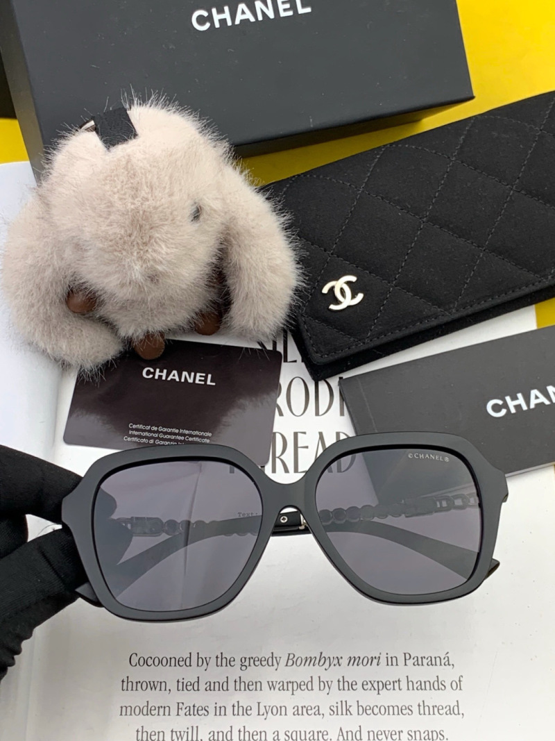 Солнцезащитные очки Chanel, модель CH6305
