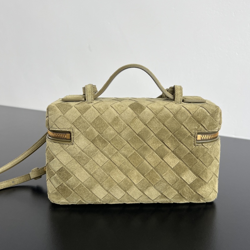 Косметичка Bottega Veneta с плетеным дизайном