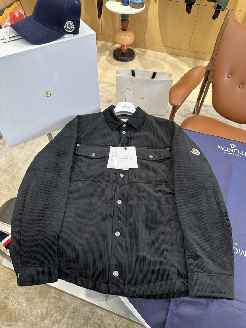 Пуховик Moncler