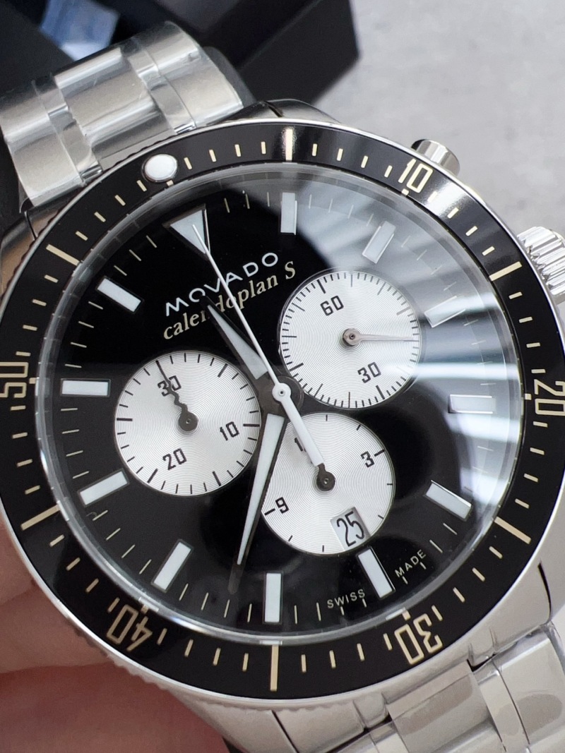 Часы Movado