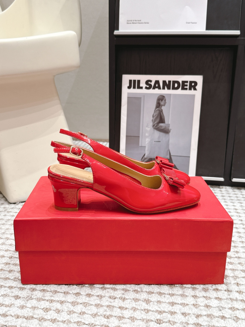 Женские красные лаковые туфли с бантом и ремешком Ferragamo