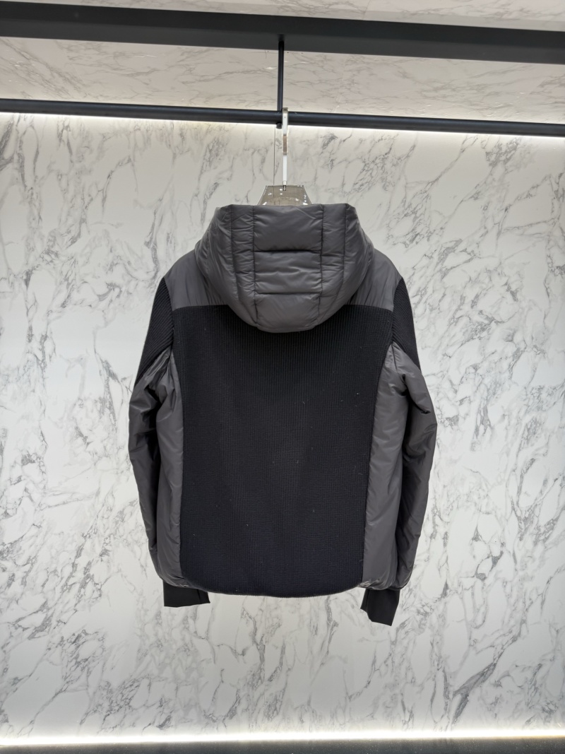 Пуховик Moncler