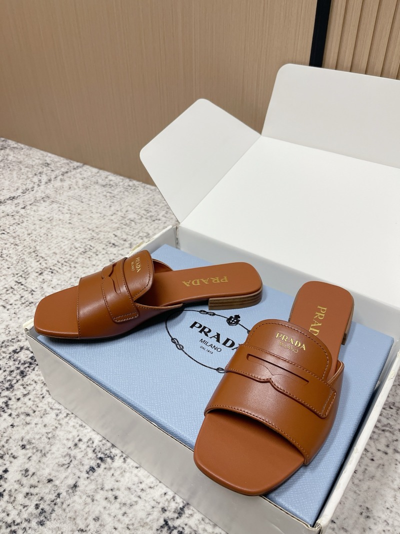 Женские кожаные сандалии PRADA коричневые