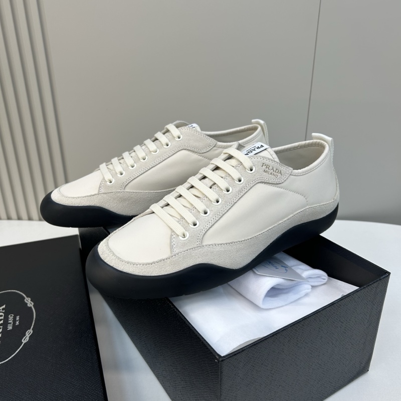 Кроссовки Prada бежевые