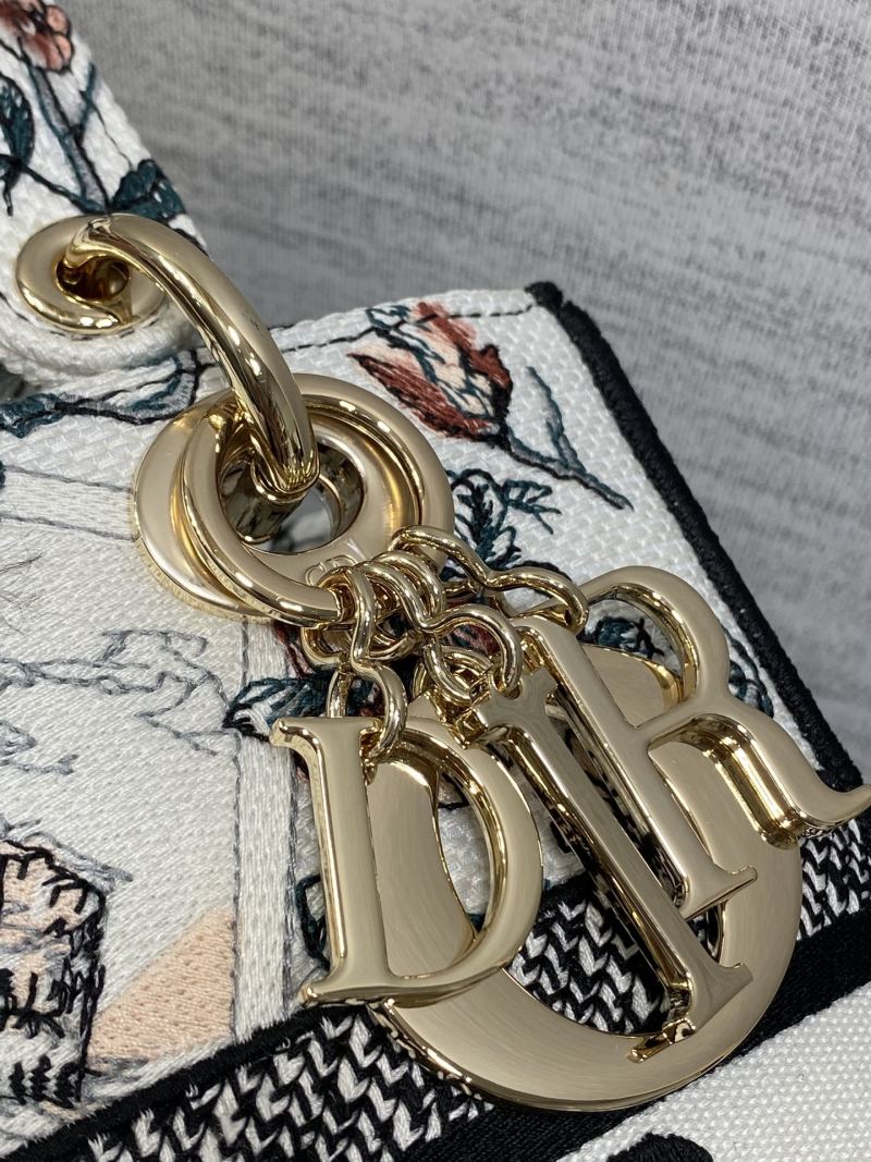 Сумка Dior Lady Dior с цветочным принтом