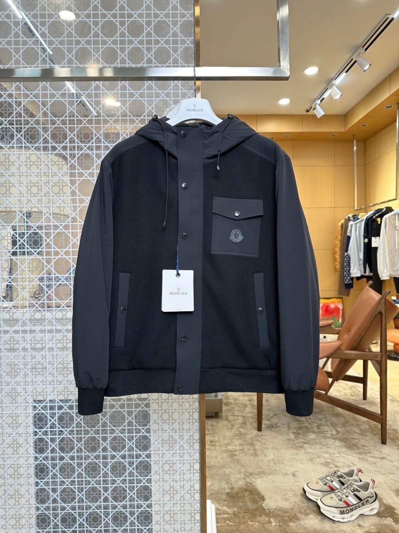 Пуховик Moncler