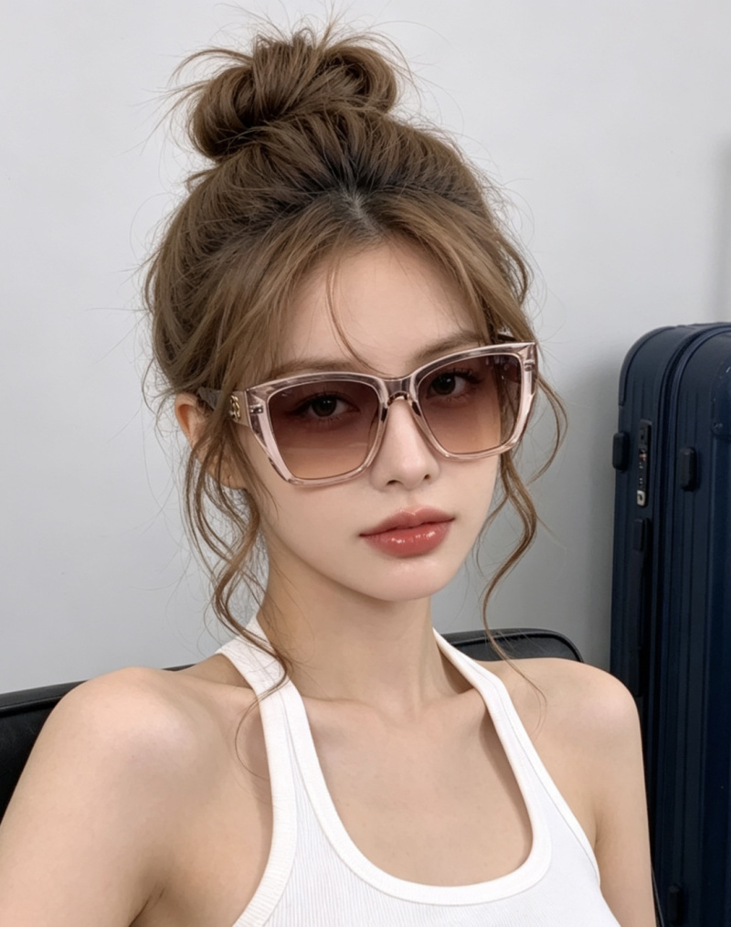 Солнцезащитные очки Chanel, модель CH1311