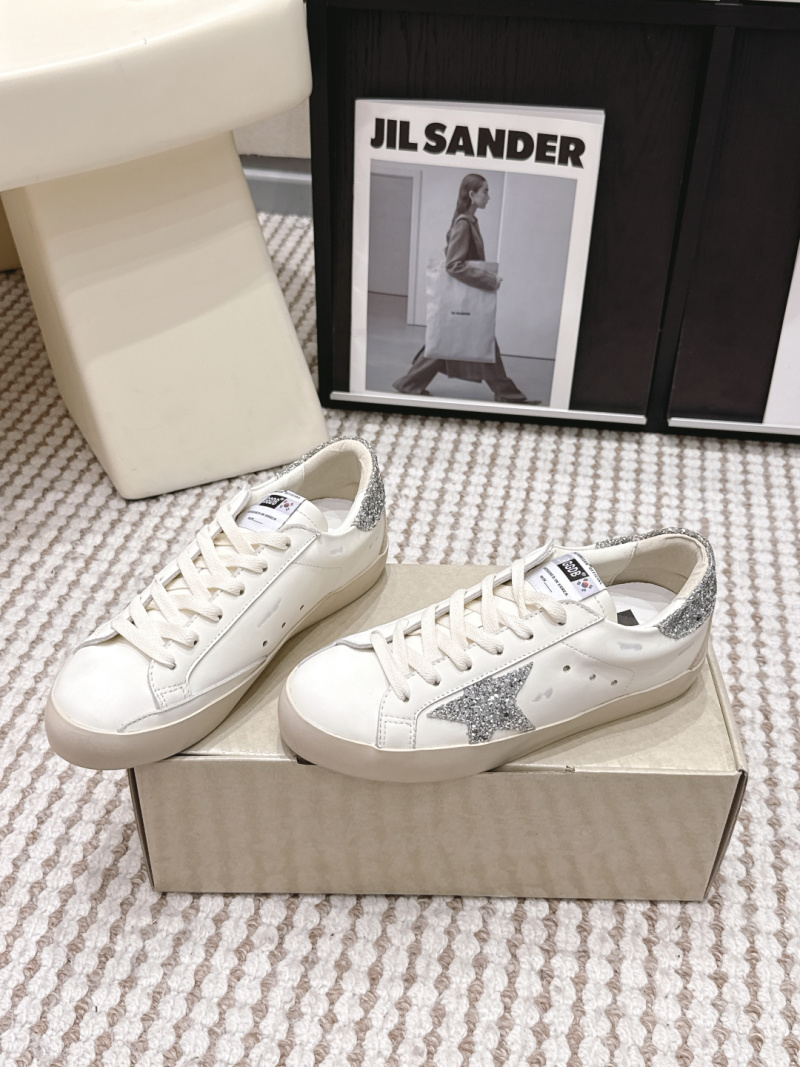 Белые кеды с звездой Golden Goose