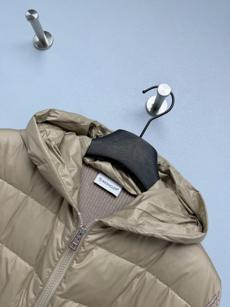 Пуховик Moncler