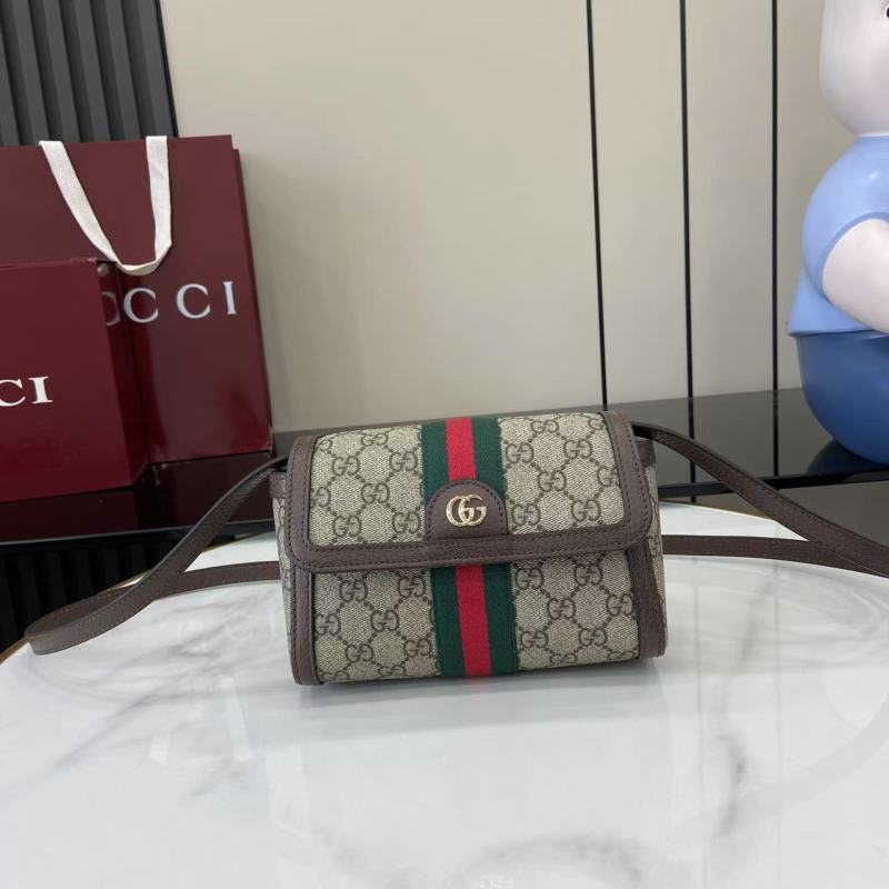 Сумка-клатч Gucci с монограммой и ремешком