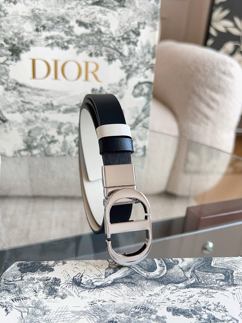 Ремень женский с металлической пряжкой CD Dior