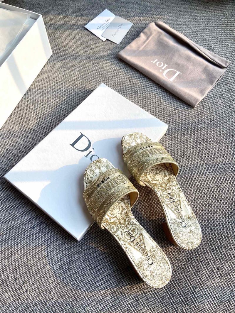 Женские босоножки Dior на среднем каблуке