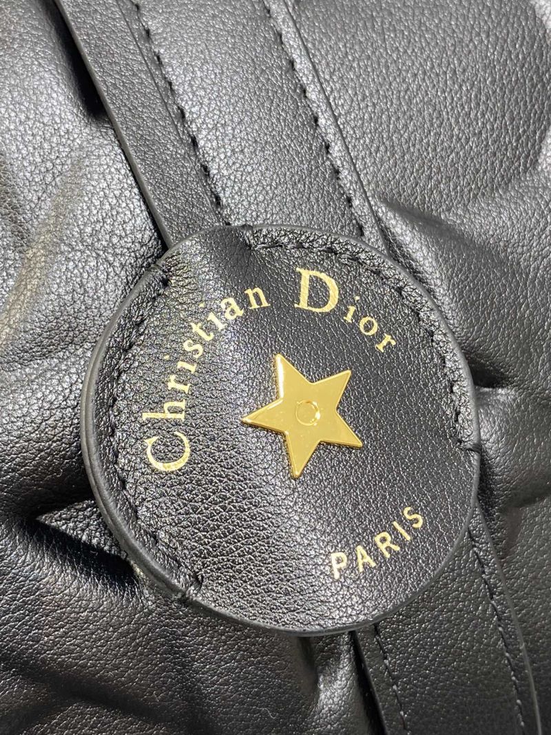 Черная кожаная сумка Dior с плетеным узором