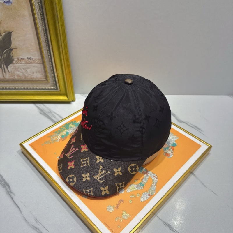 Кепка Louis Vuitton с вышивкой