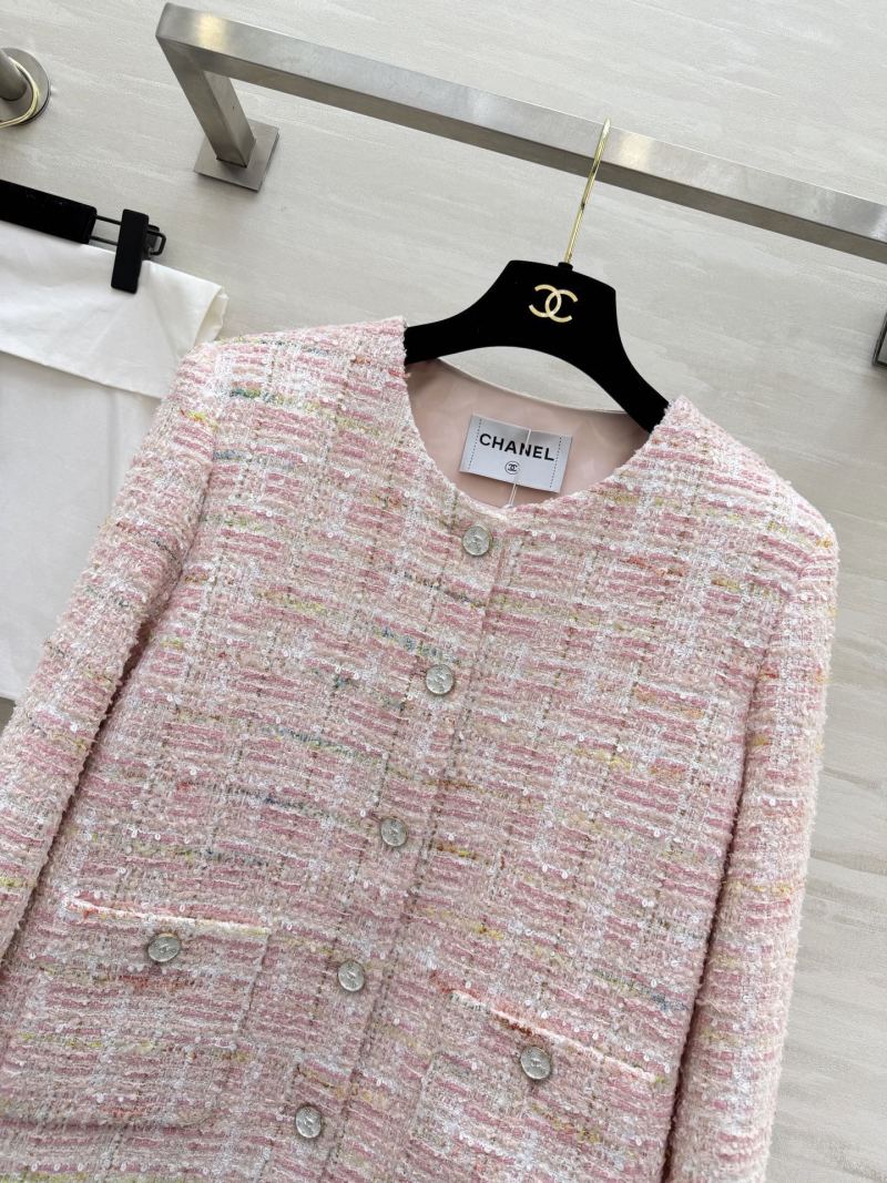 Женский пиджак из твида розового цвета Chanel