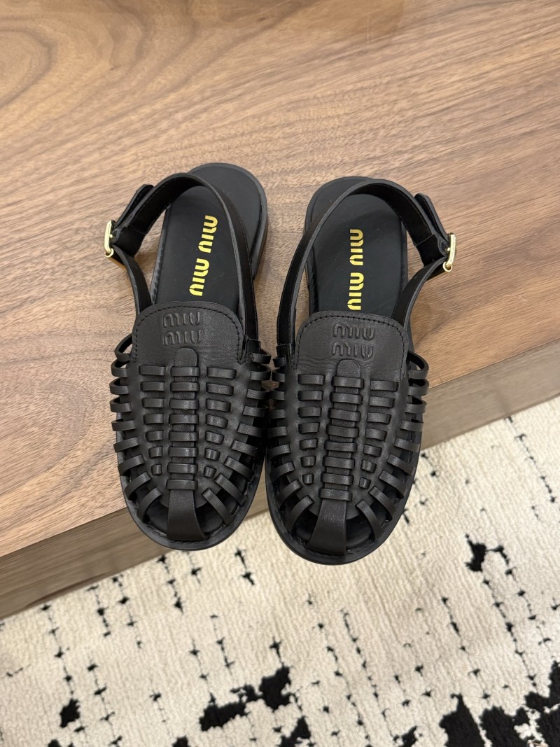 Женские сабо Miu Miu плетёные чёрные кожаные