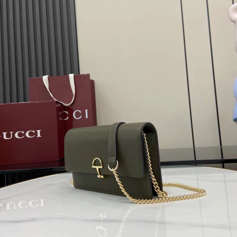 Сумка-клатч Gucci с цепочкой