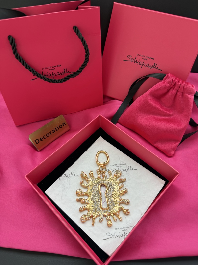 Подвеска Schiaparelli в виде ключа