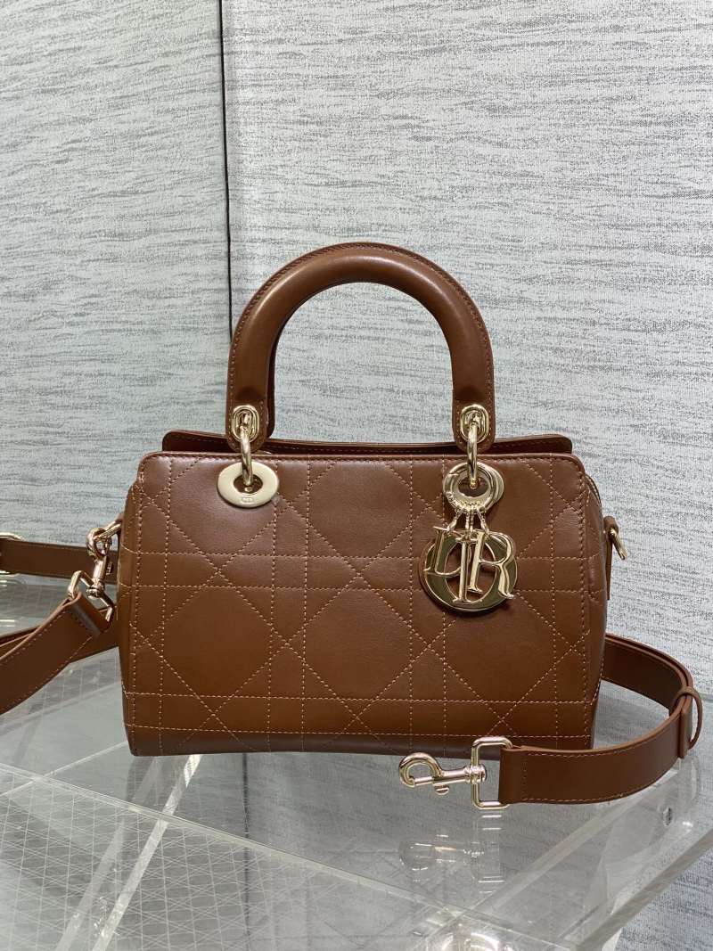 Сумка Dior Lady Dior коричневая