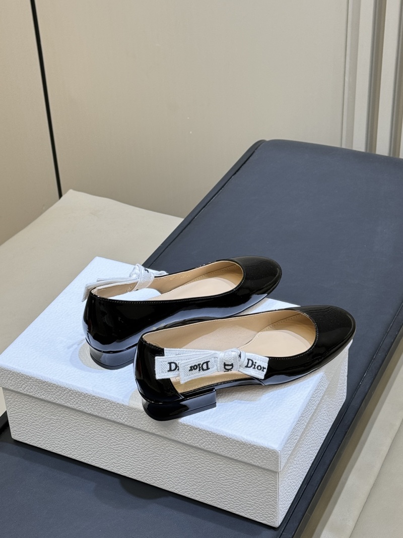 Женские лаковые туфли с бантом Dior