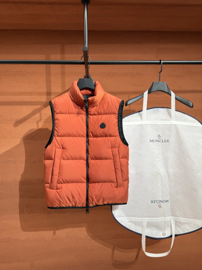 Жилет Moncler