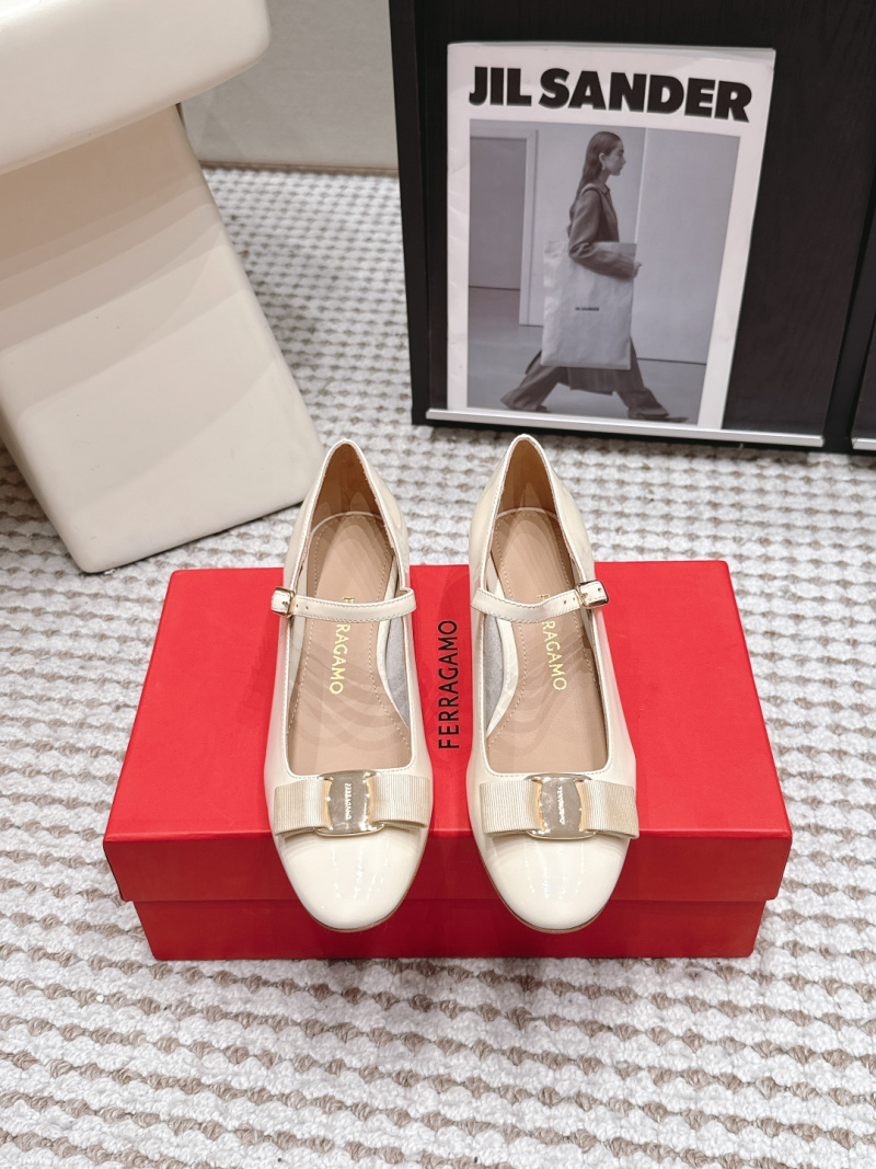 Женские туфли-лодочки с бантом и ремешком Ferragamo