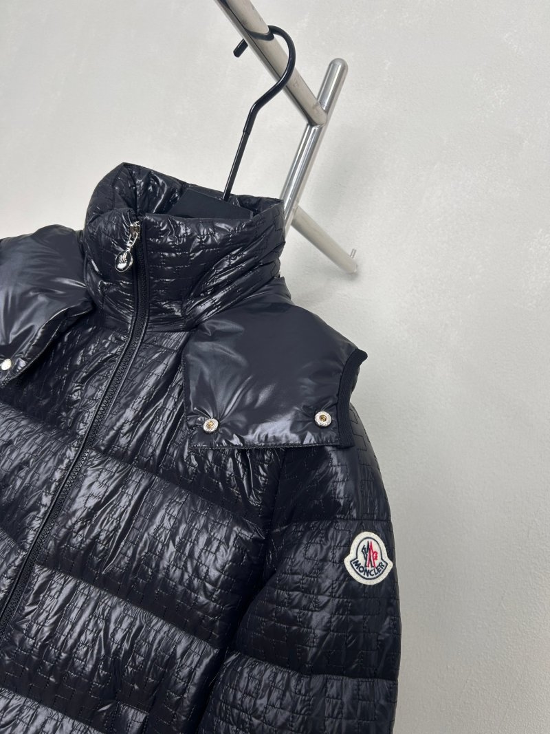 Пуховик Moncler