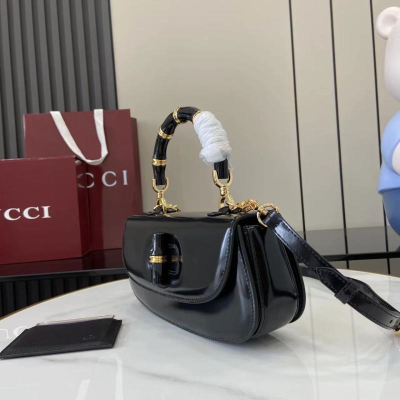 Черная сумка Gucci с бамбуковой ручкой