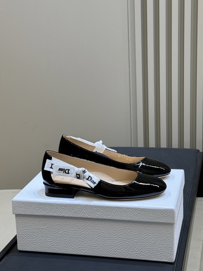 Женские лаковые туфли с бантом Dior