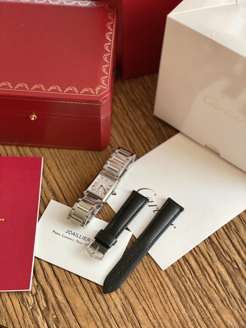 Часы Cartier Tank Must