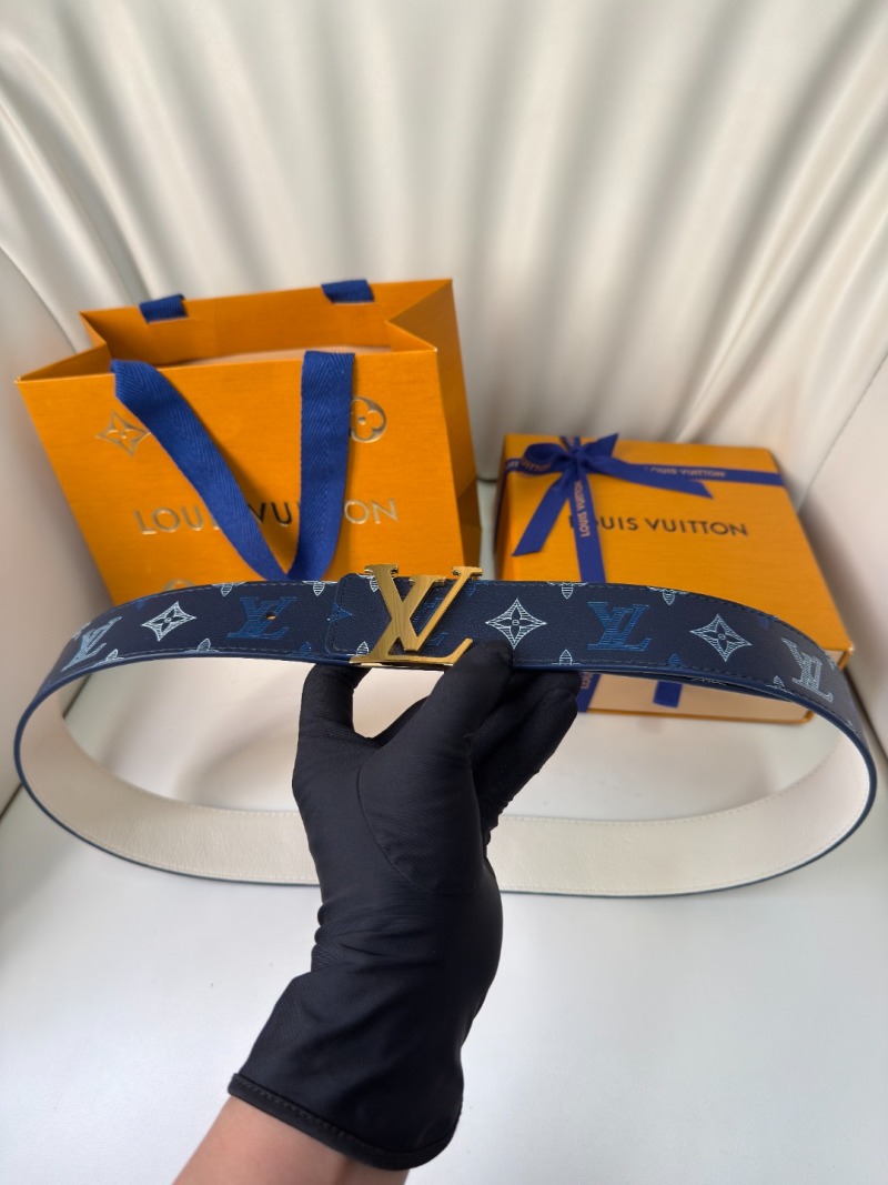 Ремень кожаный с золотистой пряжкой и фирменным принтом Louis Vuitton