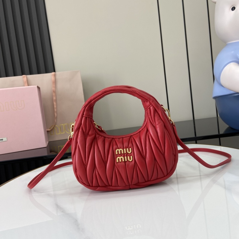 Сумка Miu Miu красная с логотипом