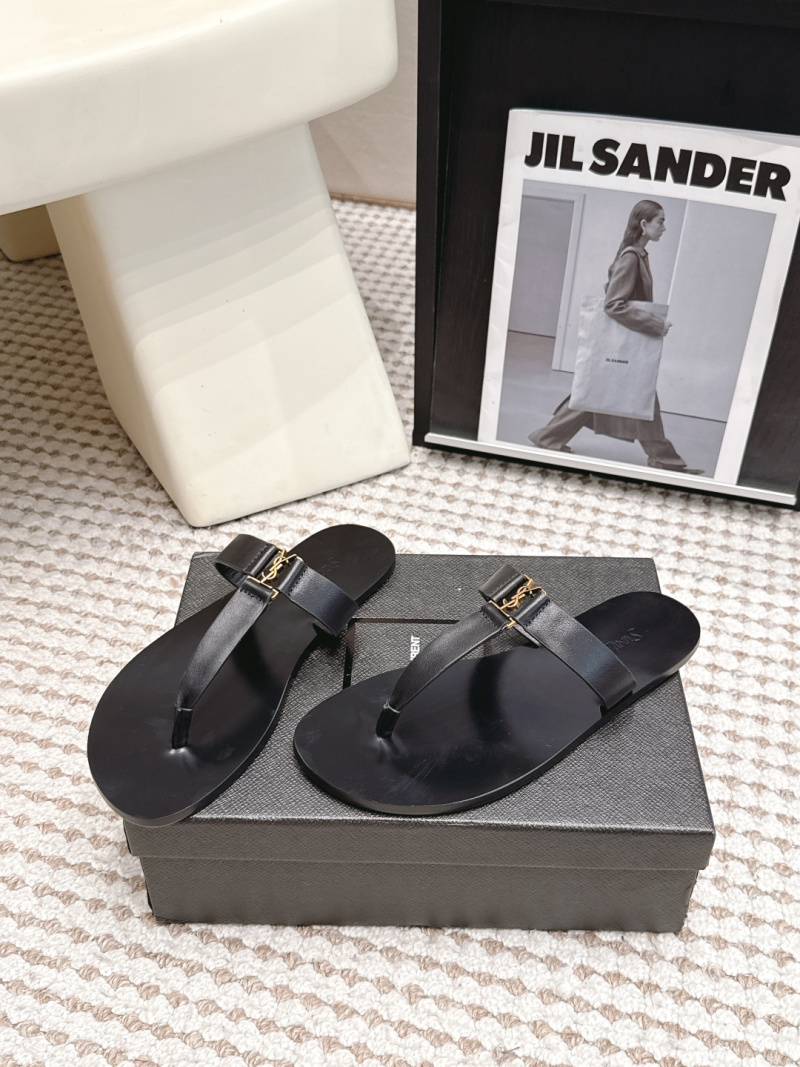 Черные кожаные сандалии с декоративной пряжкой Saint Laurent