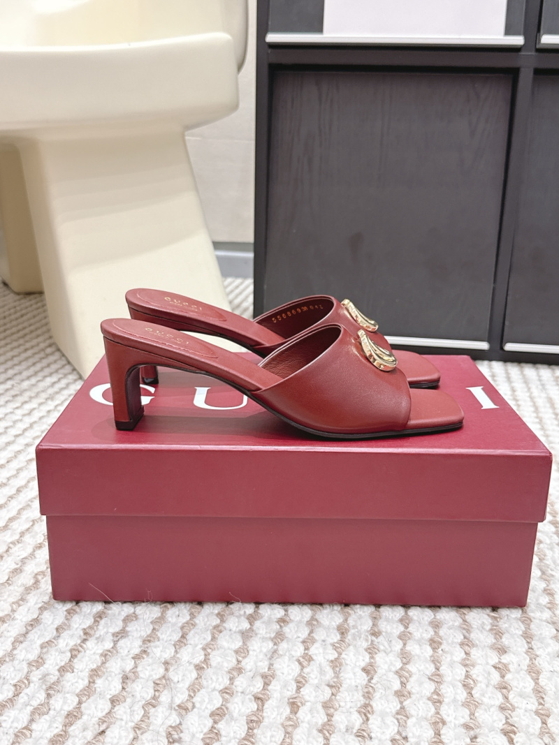 Женские босоножки Gucci GG Metal Slide с пряжкой