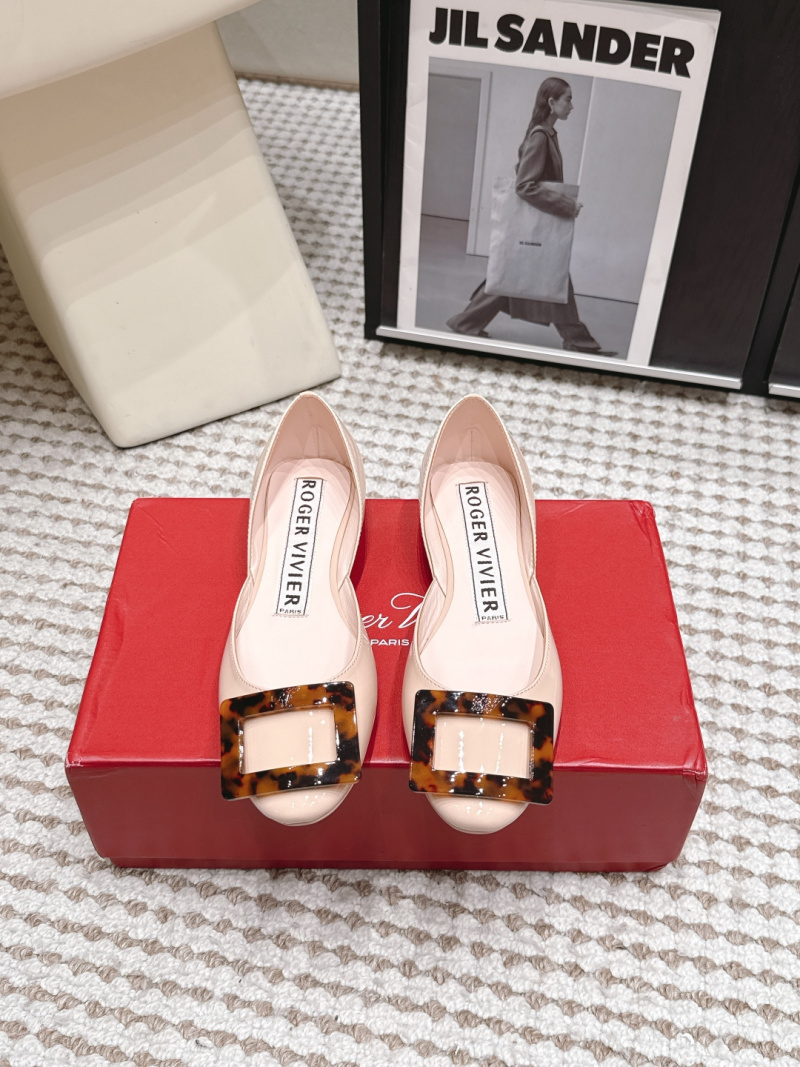 Розовые балетки Roger Vivier с декором