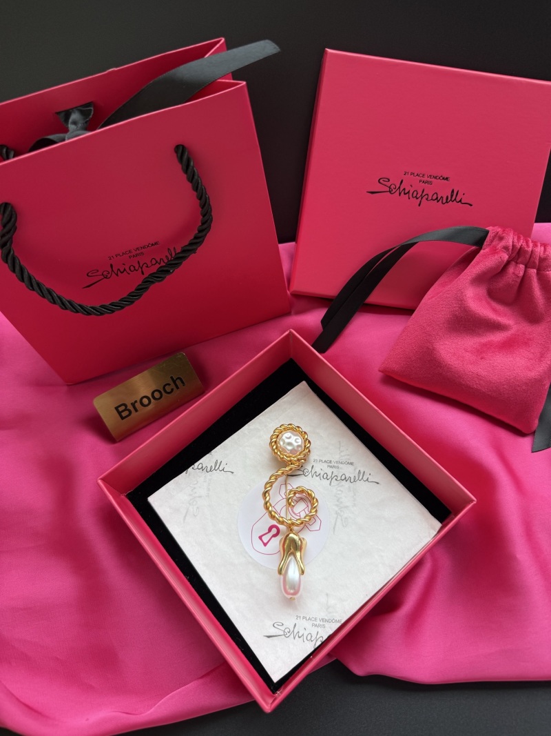 Брошь с жемчугом Schiaparelli