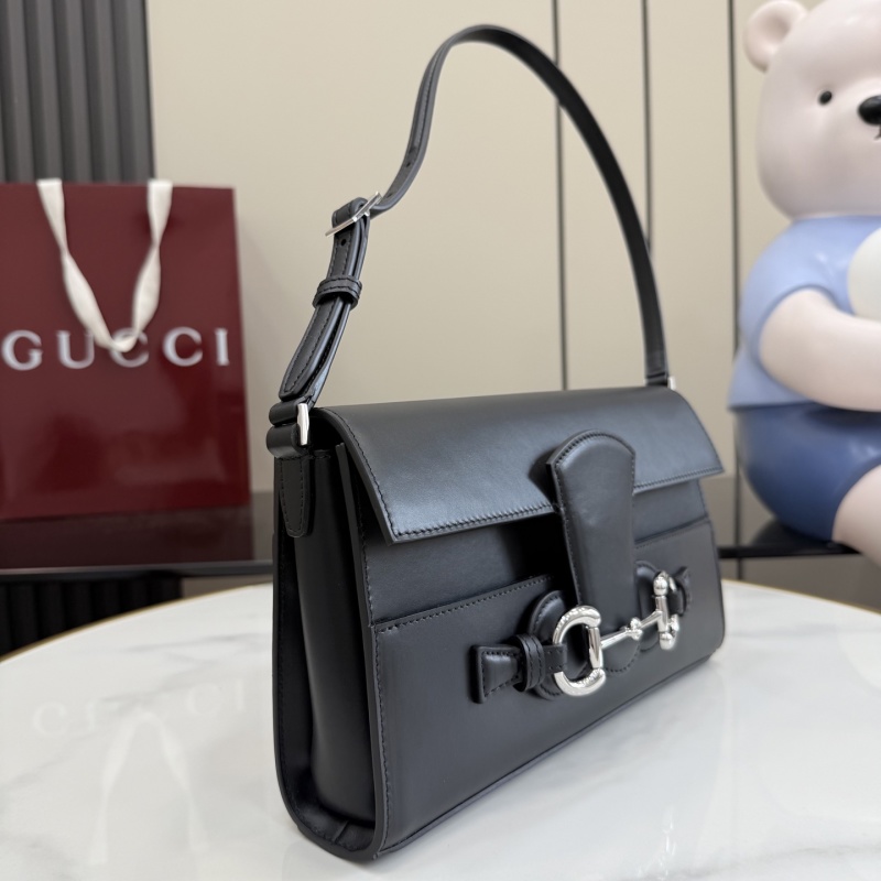 Сумка Gucci с металлической фурнитурой