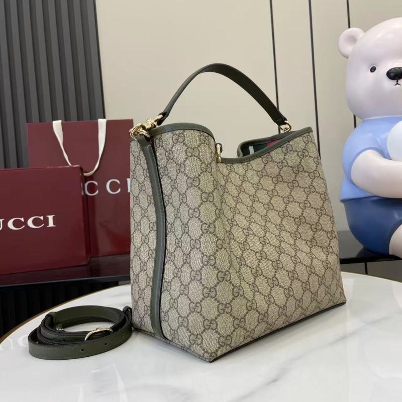 Сумка Gucci с монограммой и ремнем