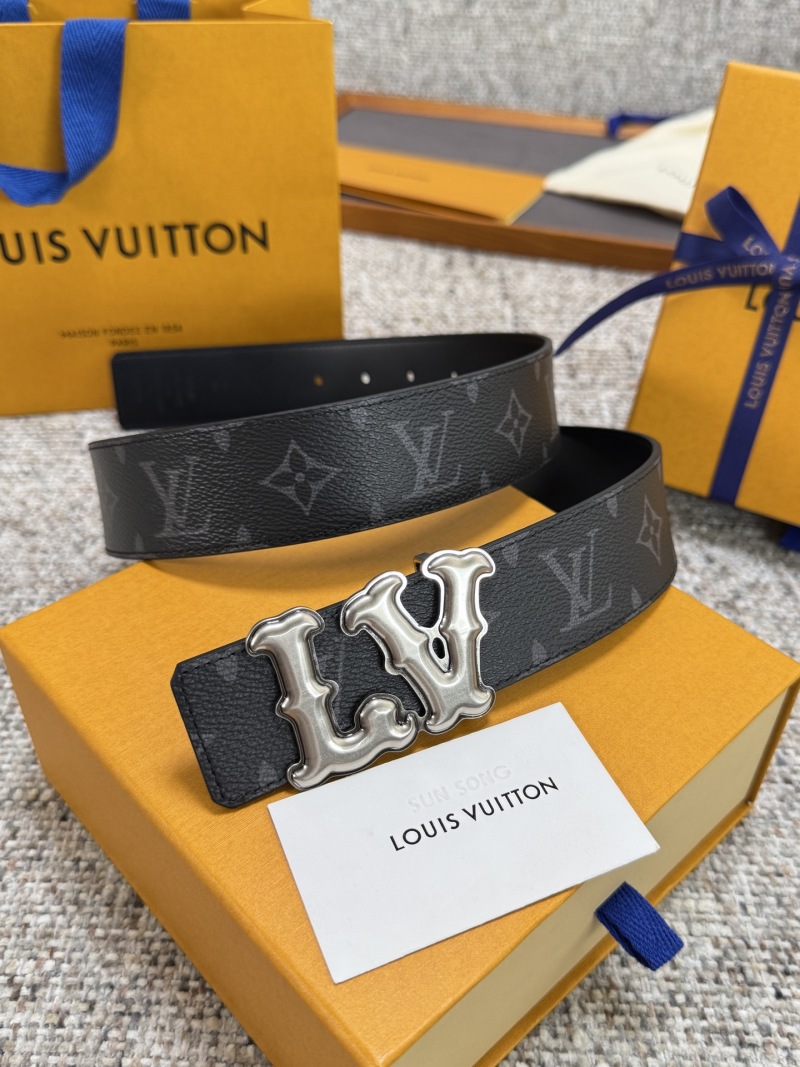Ремень Louis Vuitton с пряжкой LV