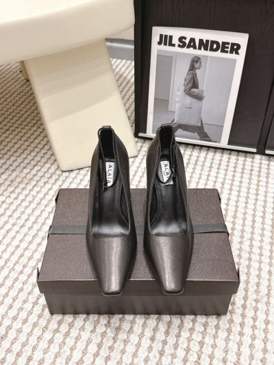 Женские туфли Alaïa на платформе из натуральной кожи
