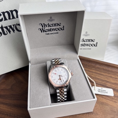 Часы Vivienne Westwood