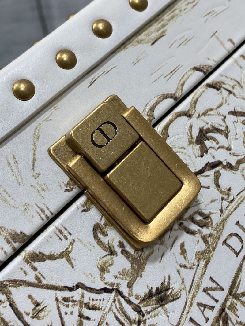 Сумка Dior Lady Dior мини белая с золотом