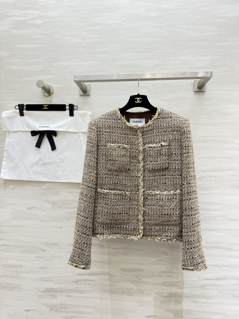 Женский твидовый пиджак с декоративной отделкой Chanel