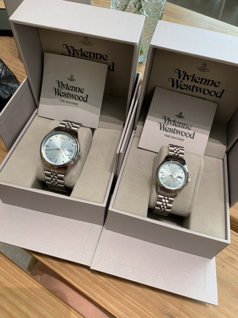 Часы Vivienne Westwood
