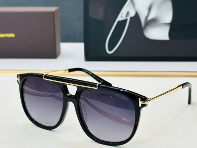 Солнечные очки Tom Ford FT1306