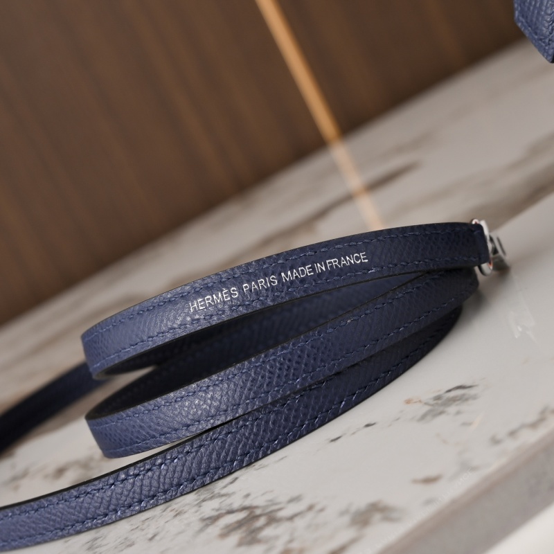 Синяя сумка с колесами, кожаная Hermès