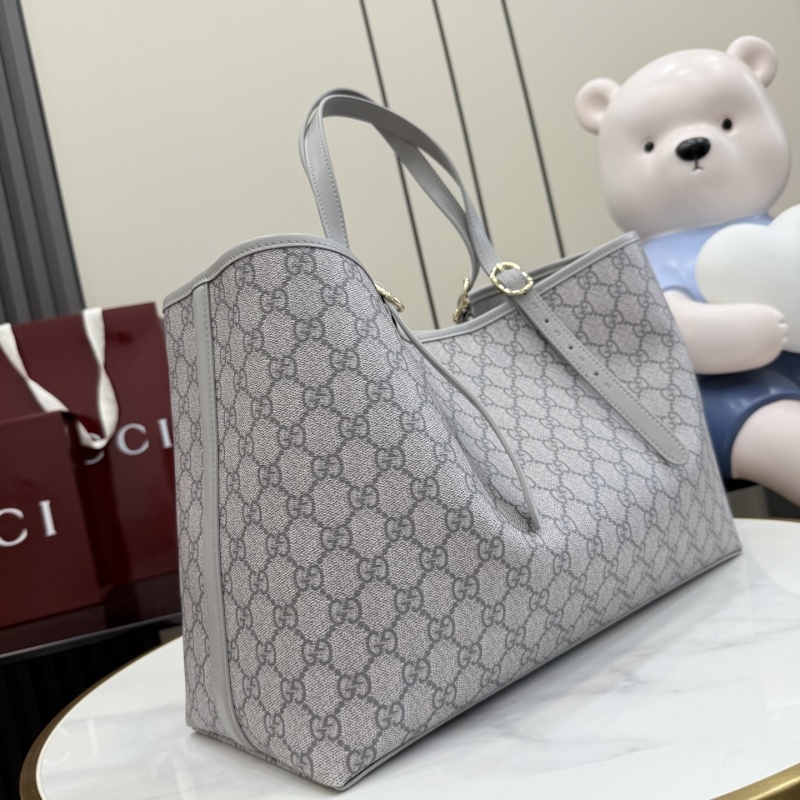 Сумка-тоут GG Emblem серого цвета Gucci